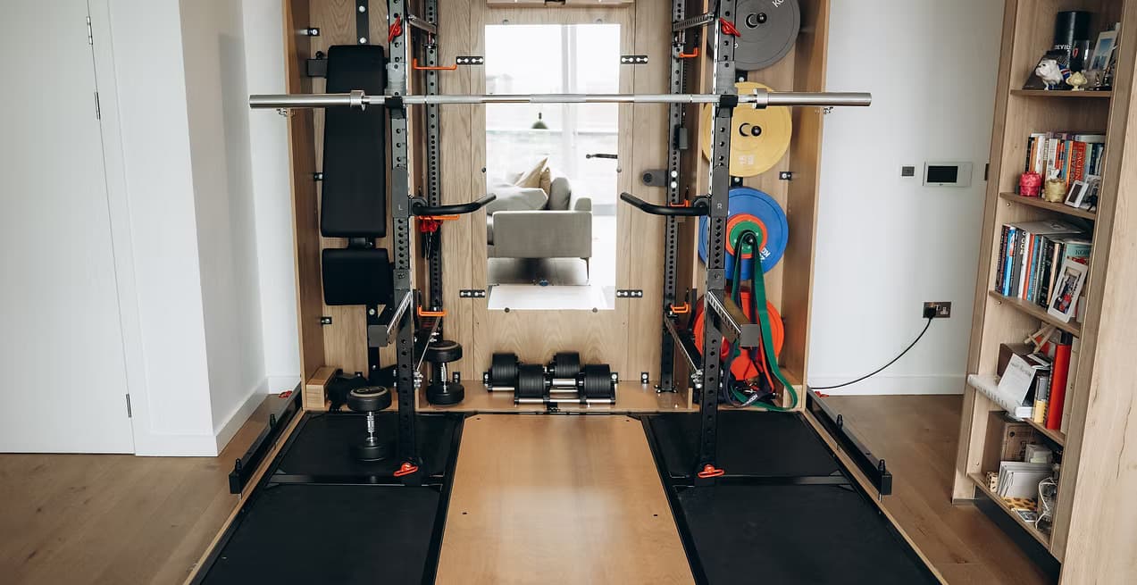 Secret Gym kompletna postava s podesivom klupom i dodatnim utezima.